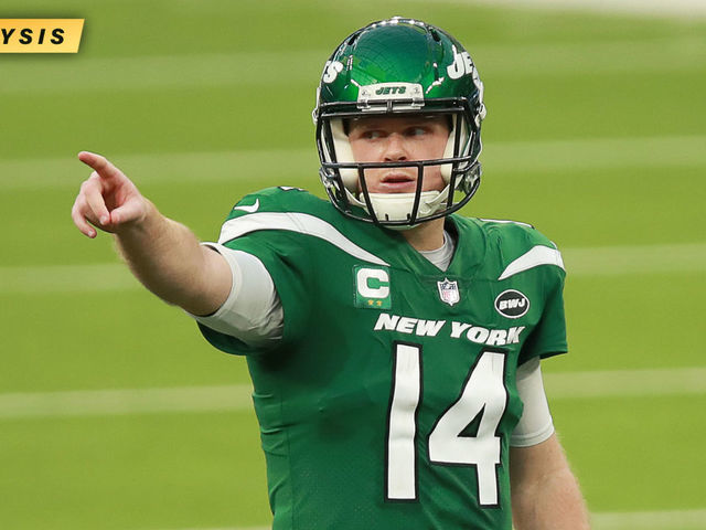 New York Jets should consider sticking with Sam Darnold in 2021