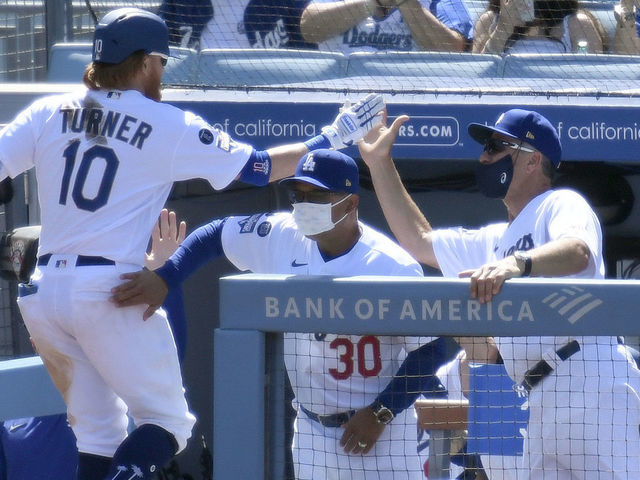 Justin Turner Wants Blue Spring Training Jersey As Dodgers Road