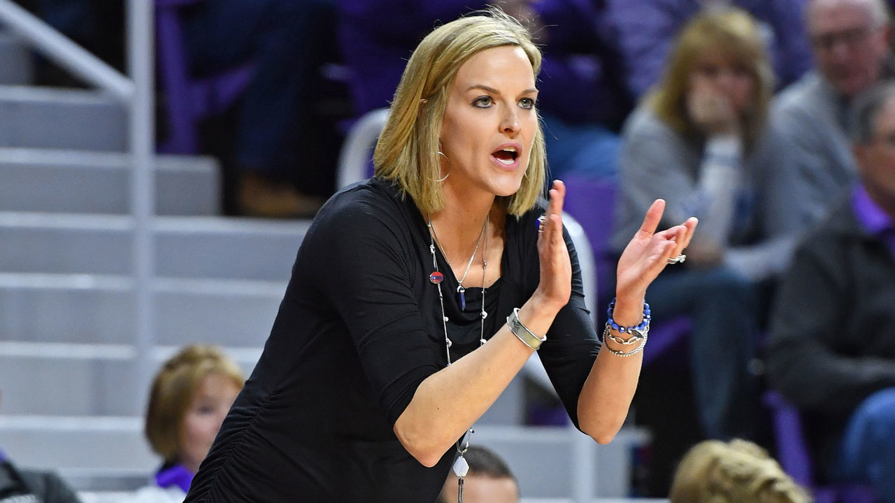 MANHATTAN, KS - MARCH 18: Head coach Jennie Baranczyk of the Drake Bulldogs calls out instructions against the Kansas State Wildcats during the first round of the 2017 NCAA Women's Basketball Tournament at Bramlage Coliseum on March 18, 2017 in Manhattan, Kansas.