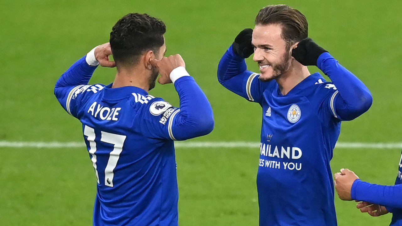 SHEFFIELD, ENGLAND - DECEMBER 06: Ayoze Perez (L) of Leicester City celebrates with team mates James Maddison (C) and Youri Tielemans (R) after scoring their sides first goal during the Premier League match between Sheffield United and Leicester City at Bramall Lane on December 06, 2020 in Sheffield, England. The match will be played without fans, behind closed doors as a Covid-19 precaution.