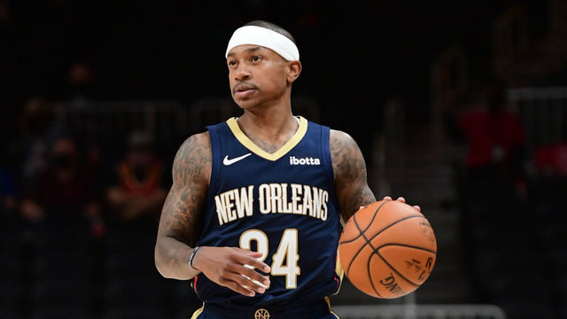 ATLANTA, GA - APRIL 6: Isaiah Thomas #24 of the New Orleans Pelicans dribbles the ball during the game against the Atlanta Hawks on April 6, 2021 at State Farm Arena in Atlanta, Georgia. NOTE TO USER: User expressly acknowledges and agrees that, by downloading and/or using this Photograph, user is consenting to the terms and conditions of the Getty Images License Agreement. Mandatory Copyright Notice: Copyright 2021 NBAE