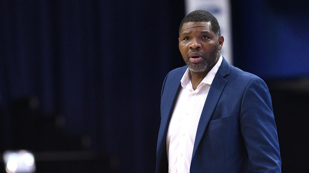 TERRE HAUTE, IN - FEBRUARY 06: Evansville Purple Aces head coach Walter McCarty looks on during the Missouri Valley Conference college basketball game between the Evansville Purple Aces and the Indiana State Sycamores on February 6, 2019, at the the Hulman Center in Terre Haute, Indiana.
