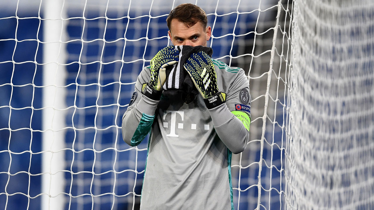 PARIS, FRANCE - APRIL 13: Manuel Neuer of FC Bayern Muenchen looks on during the UEFA Champions League Quarter Final Second Leg match between Paris Saint-Germain and FC Bayern Munich at Parc des Princes on April 13, 2021 in Paris, France. Sporting stadiums around France remain under strict restrictions due to the Coronavirus Pandemic as Government social distancing laws prohibit fans inside venues resulting in games being played behind closed doors.