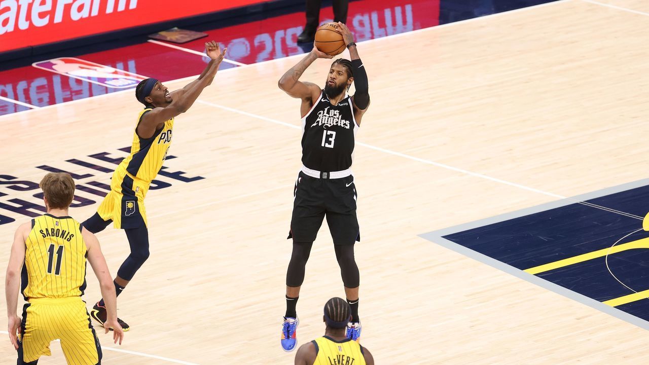INDIANAPOLIS, INDIANA - APRIL 13: Paul George #13 of the Los Angeles Clippers shoots the ball against the Indiana Pacers at Bankers Life Fieldhouse on April 13, 2021 in Indianapolis, Indiana.