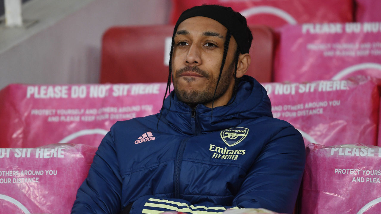 LONDON, ENGLAND - APRIL 08: Arsenal substitute Pierre-Emerick Aubameyang before the UEFA Europa League Quarter Final First Leg match between Arsenal FC and Slavia Praha at Emirates Stadium on April 08, 2021 in London, England. Sporting stadiums around Europe remain under strict restrictions due to the Coronavirus Pandemic as Government social distancing laws prohibit fans inside venues resulting in games being played behind closed doors.