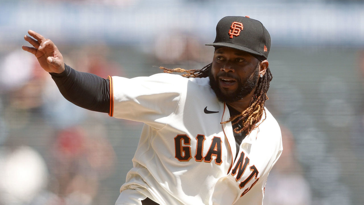 SAN FRANCISCO, CALIFORNIA - APRIL 14: Johnny Cueto #47 of the San Francisco Giants pitches against the Cincinnati Reds at Oracle Park on April 14, 2021 in San Francisco, California.