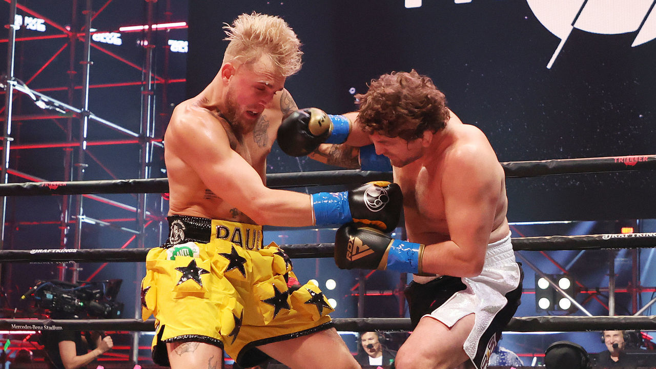 ATLANTA, GEORGIA - APRIL 17: Jake Paul fights Ben Askren in their cruiserweight bout during Triller Fight Club at Mercedes-Benz Stadium on April 17, 2021 in Atlanta, Georgia.