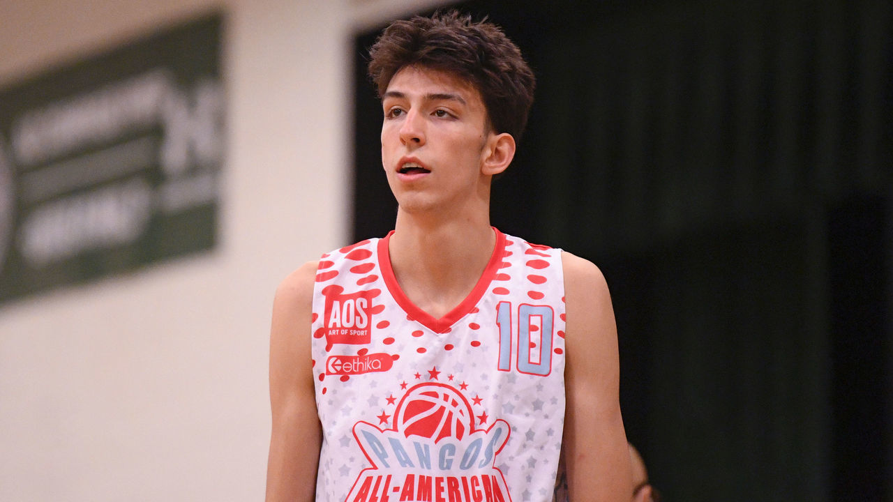 CHANDLER, AZ - NOVEMBER 08: Chet Holmgren, from Minnehaha High School, looks on during the Pangos All-American Festival on November 8, 2020 at AZ Compass Prep in Chandler, AZ.