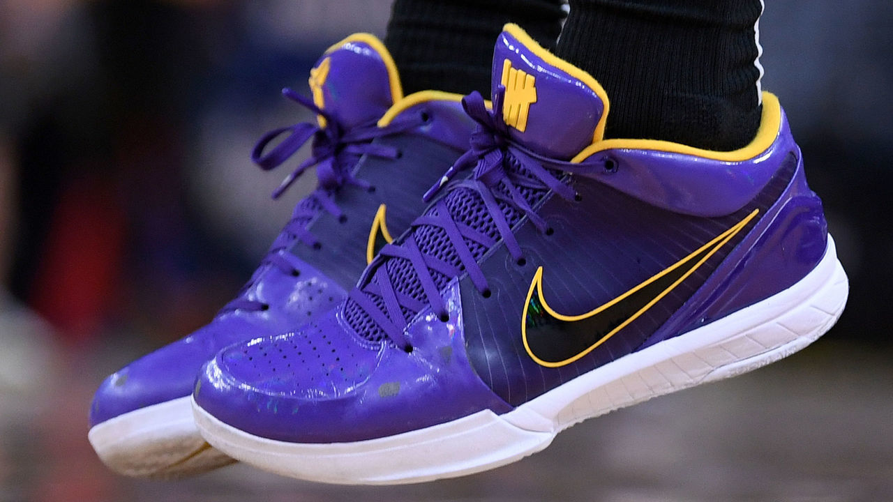 SAN FRANCISCO, CALIFORNIA - FEBRUARY 08: A detailed view of the Nike "Kobe" basketball shoe worn by Alex Caruso #4 of the Los Angeles Lakers while warming up prior to the start of an NBA basketball game against the Golden State Warriors at Chase Center on February 08, 2020 in San Francisco, California.