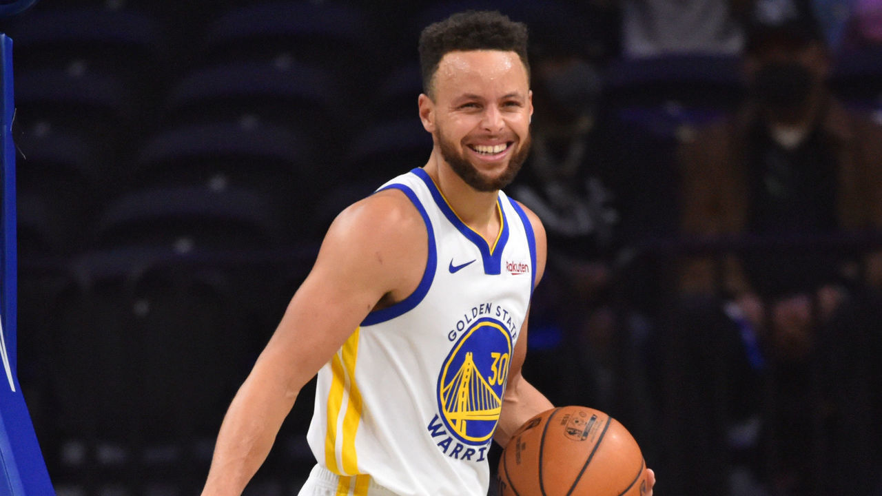 PHILADELPHIA, PA - APRIL 19: Stephen Curry #30 of the Golden State Warriors smiles during a game against the Philadelphia 76ers on April 19, 2021 at Wells Fargo Center in Philadelphia, Pennsylvania. NOTE TO USER: User expressly acknowledges and agrees that, by downloading and/or using this Photograph, user is consenting to the terms and conditions of the Getty Images License Agreement. Mandatory Copyright Notice: Copyright 2021 NBAE