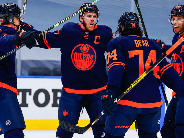 Mcdavid Has Goal 2 Assists As Oilers Topple Canadiens Thescore Com