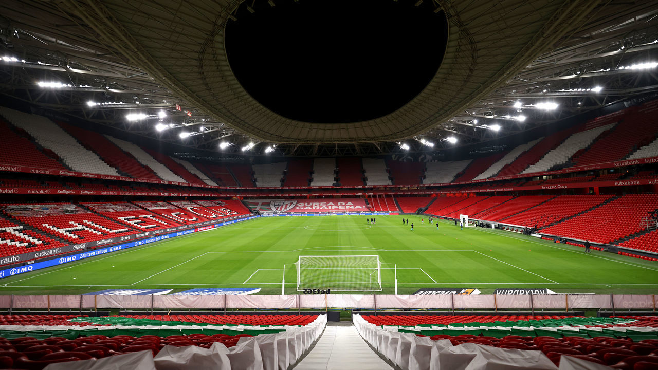 BILBAO, SPAIN - MARCH 07: A general view inside the stadium prior to the La Liga Santander match between Athletic Club and Granada CF at Estadio de San Mames on March 07, 2021 in Bilbao, Spain. Sporting stadiums around Spain remain under strict restrictions due to the Coronavirus Pandemic as Government social distancing laws prohibit fans inside venues resulting in games being played behind closed doors.
