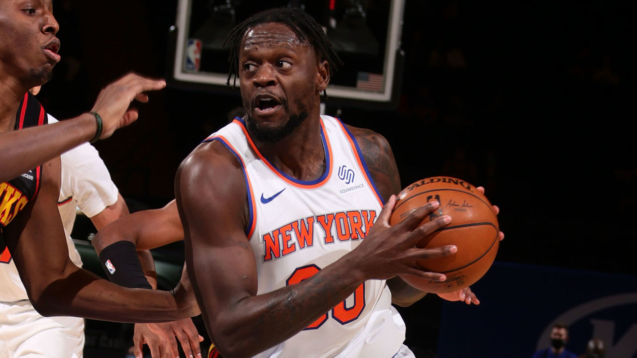 NEW YORK, NY - APRIL 21: Julius Randle #30 of the New York Knicks drives to the basket during the game against the Atlanta Hawks on April 21, 2021 at Madison Square Garden in New York City, New York. Mandatory Copyright Notice: Copyright 2021 NBAE