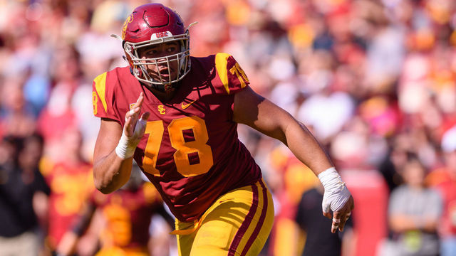 LOS ANGELES, CA - OCTOBER 27: USC Trojans defensive lineman Jay Tufele (78) runs while looking for the runner during the game between the Arizona State Sun Devils and the USC Trojans on October 27, 2018, at Los Angeles Memorial Coliseum in Los Angeles, CA.