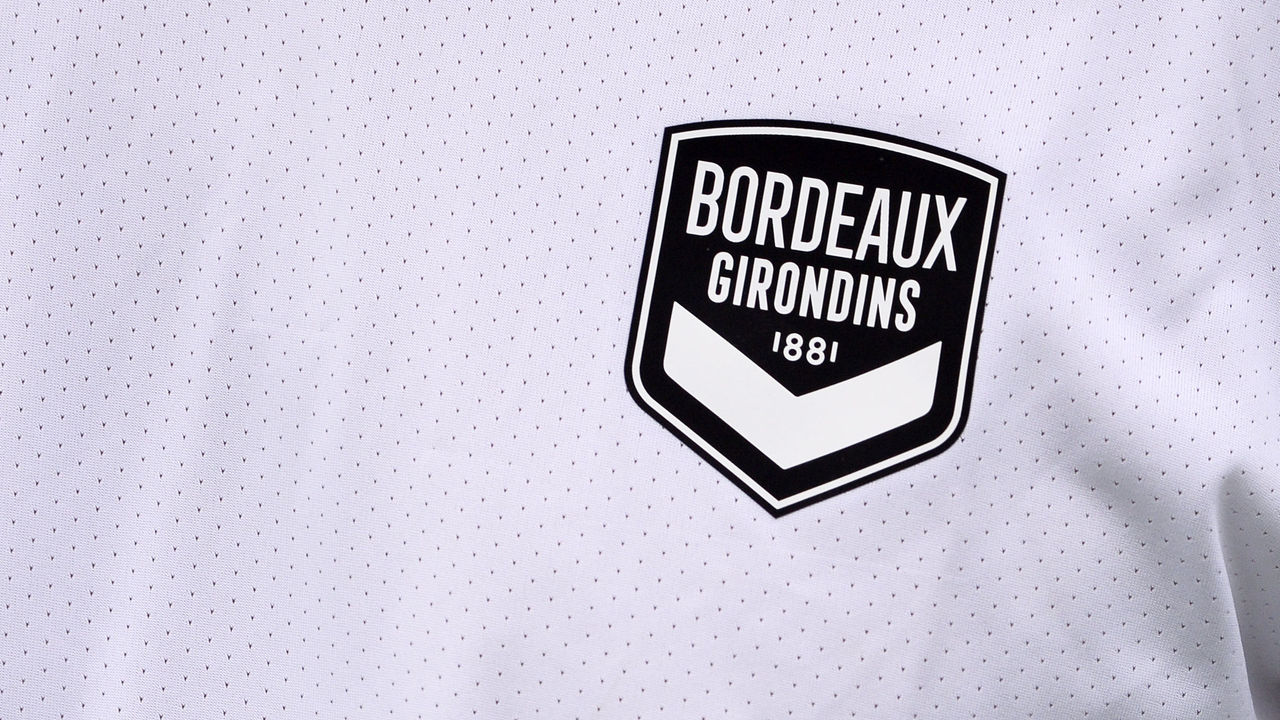 Les propriétaires de bataille de survie du club français de Bordeaux tirent la prise Les propriétaires de bataille de survie du club français de Bordeaux tirent la prise