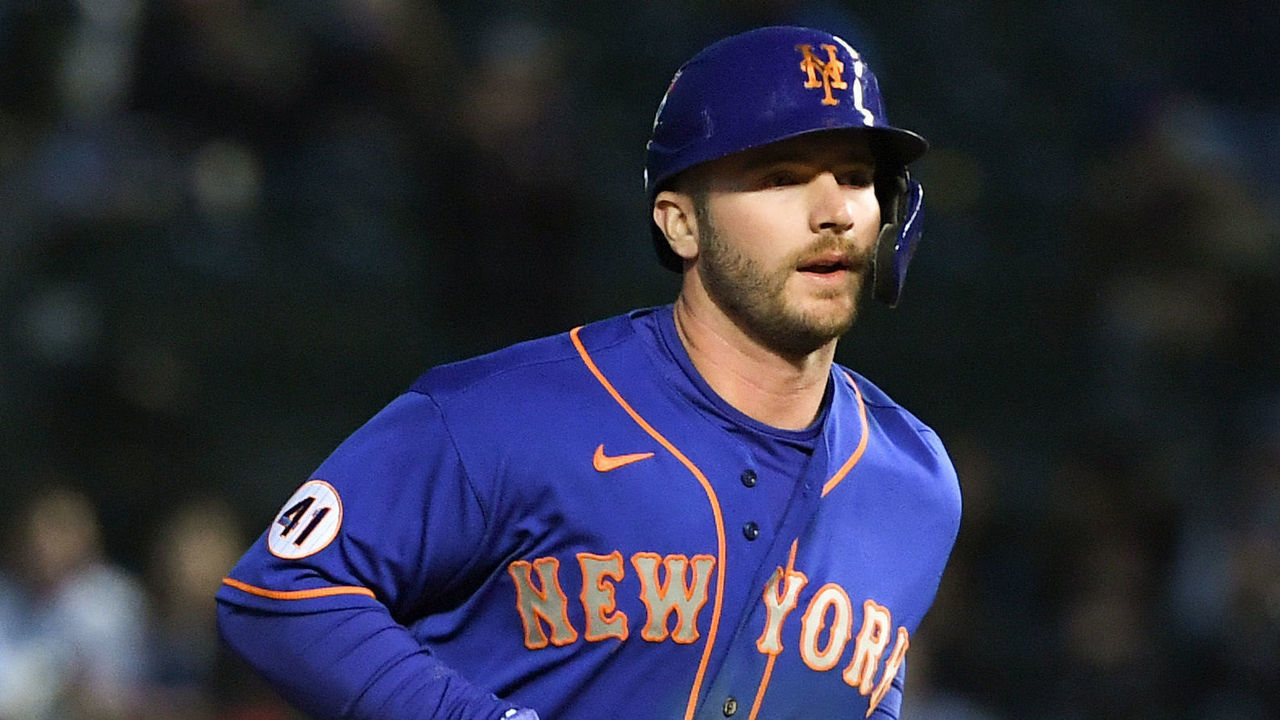 CHICAGO, ILLINOIS - APRIL 22: Pete Alonso #20 of the New York Mets rounds the base after his two run home run in the fourth inning against the Chicago Cubs at Wrigley Field on April 22, 2021 in Chicago, Illinois.