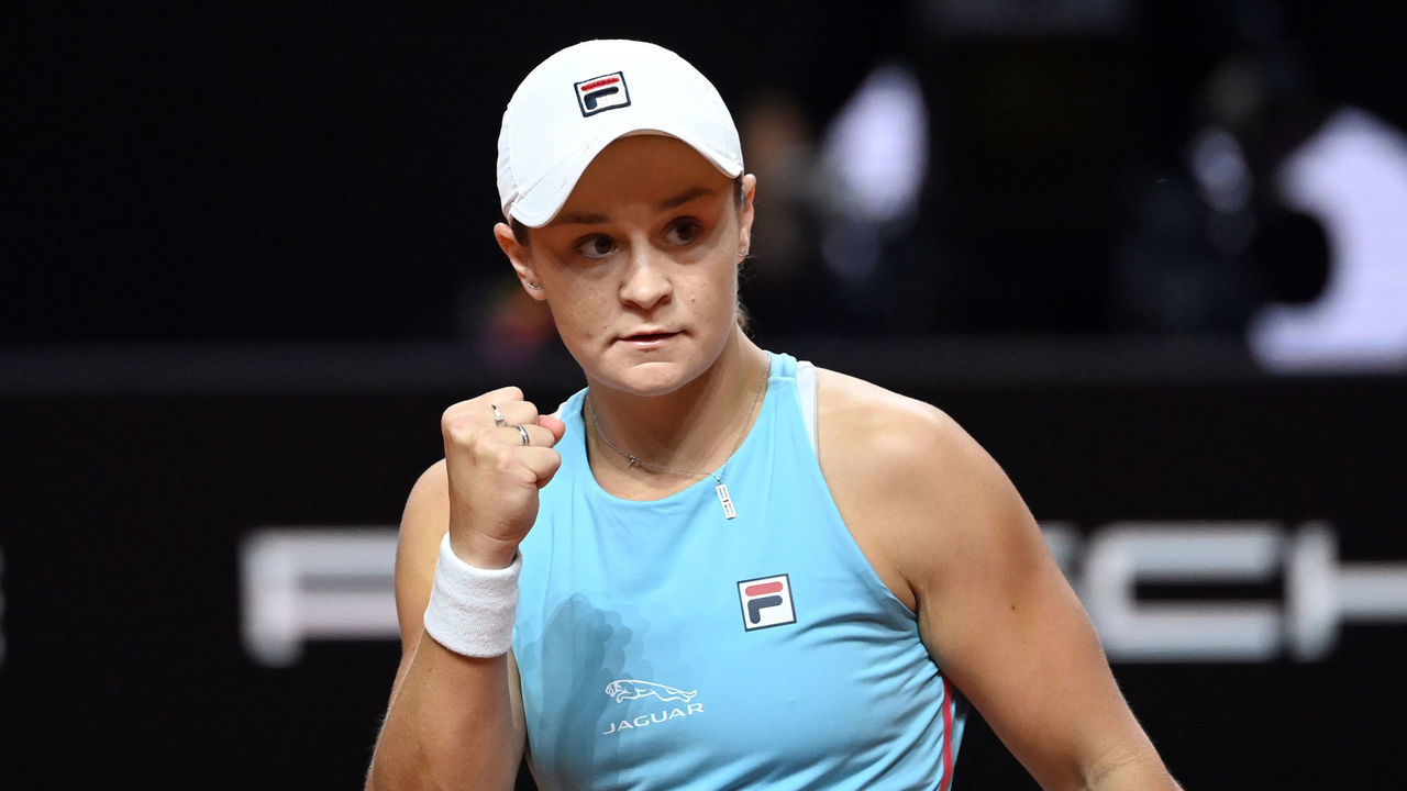 24 April 2021, Baden-Wuerttemberg, Stuttgart: Tennis: WTA Tour - Stuttgart, Singles, Women, Semifinals in the Porsche Arena. A. Barty (Australia) - J. Switolina (Ukraine). Ashleigh Barty celebrates after her victory. Photo: Marijan Murat/dpa
