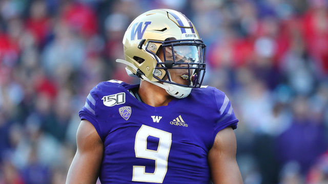 SEATTLE, WASHINGTON - NOVEMBER 02: Joe Tryon #9 of the Washington Huskies looks on in the first quarter against the Utah Utes during their game at Husky Stadium on November 02, 2019 in Seattle, Washington.