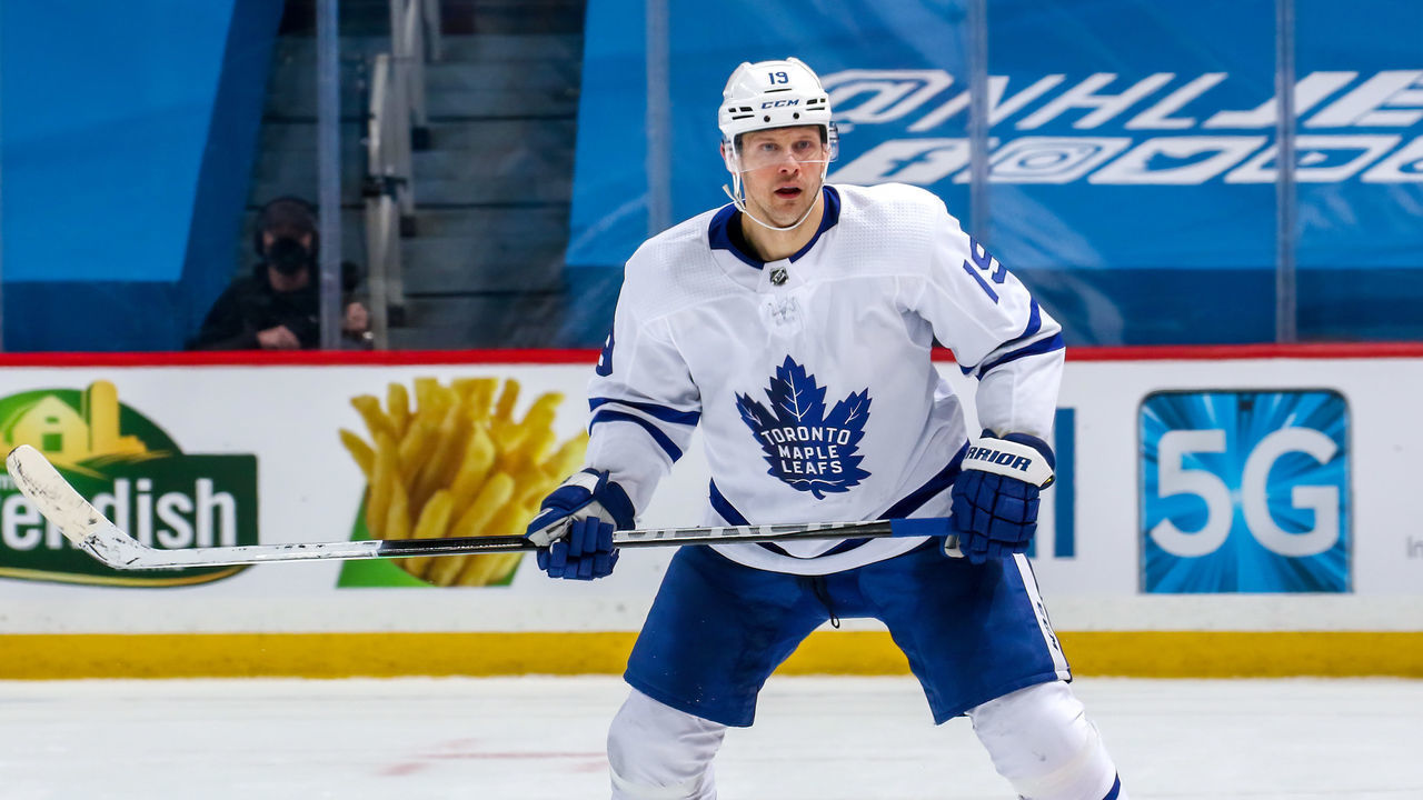 WINNIPEG, MB - APRIL 02: Jason Spezza #19 of the Toronto Maple Leafs keeps an eye on the play during third period action against the Winnipeg Jets at Bell MTS Place on April 02, 2021 in Winnipeg, Manitoba.