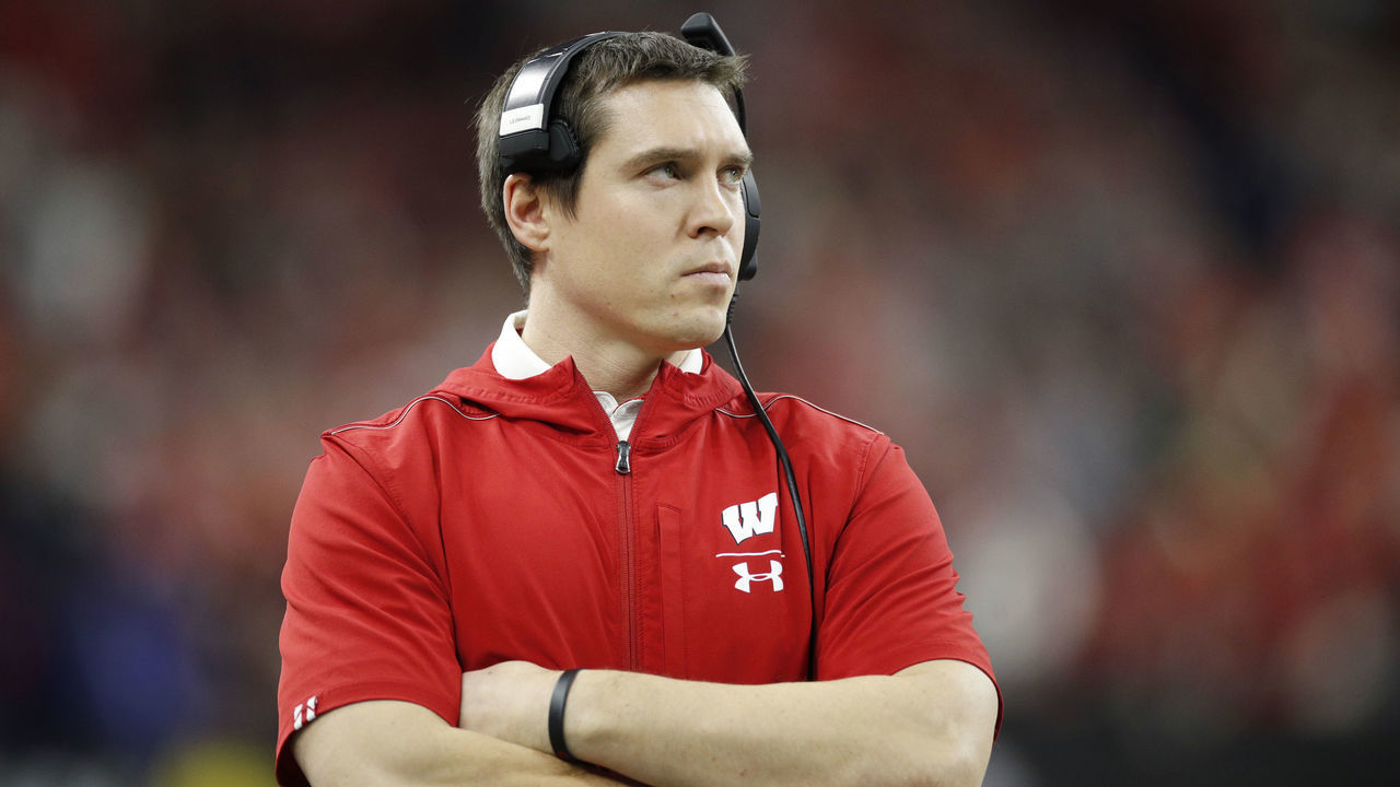 INDIANAPOLIS, IN - DECEMBER 07: Defensive coordinator Jim Leonhard of the Wisconsin Badgers looks on against the Ohio State Buckeyes during the Big Ten Football Championship at Lucas Oil Stadium on December 7, 2019 in Indianapolis, Indiana. Ohio State defeated Wisconsin 34-21.