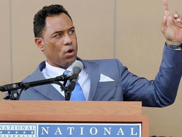 Alomar resigns from Hall of Fame board of directors