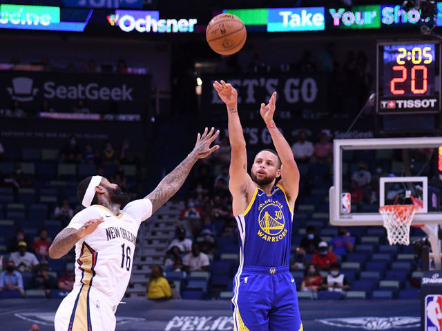 NEW ORLEANS, LA - MAY 3: Stephen Curry #30 of the Golden State Warriors shoots a three point basket during the game against the New Orleans Pelicans on May 3, 2021 at the Smoothie King Center in New Orleans, Louisiana. Mandatory Copyright Notice: Copyright 2021 NBAE