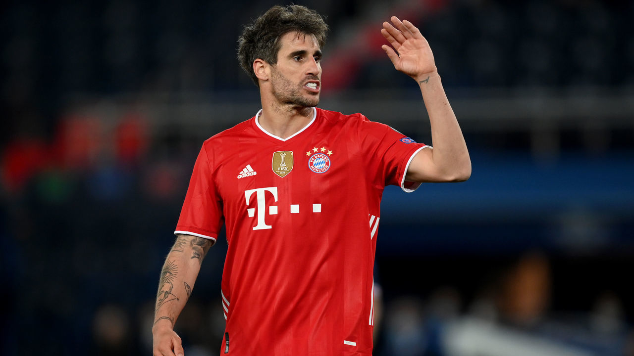 PARIS, FRANCE - APRIL 13: Javi Martinez of FC Bayern Muenchen reacts during the UEFA Champions League Quarter Final Second Leg match between Paris Saint-Germain and FC Bayern Munich at Parc des Princes on April 13, 2021 in Paris, France. Sporting stadiums around France remain under strict restrictions due to the Coronavirus Pandemic as Government social distancing laws prohibit fans inside venues resulting in games being played behind closed doors.