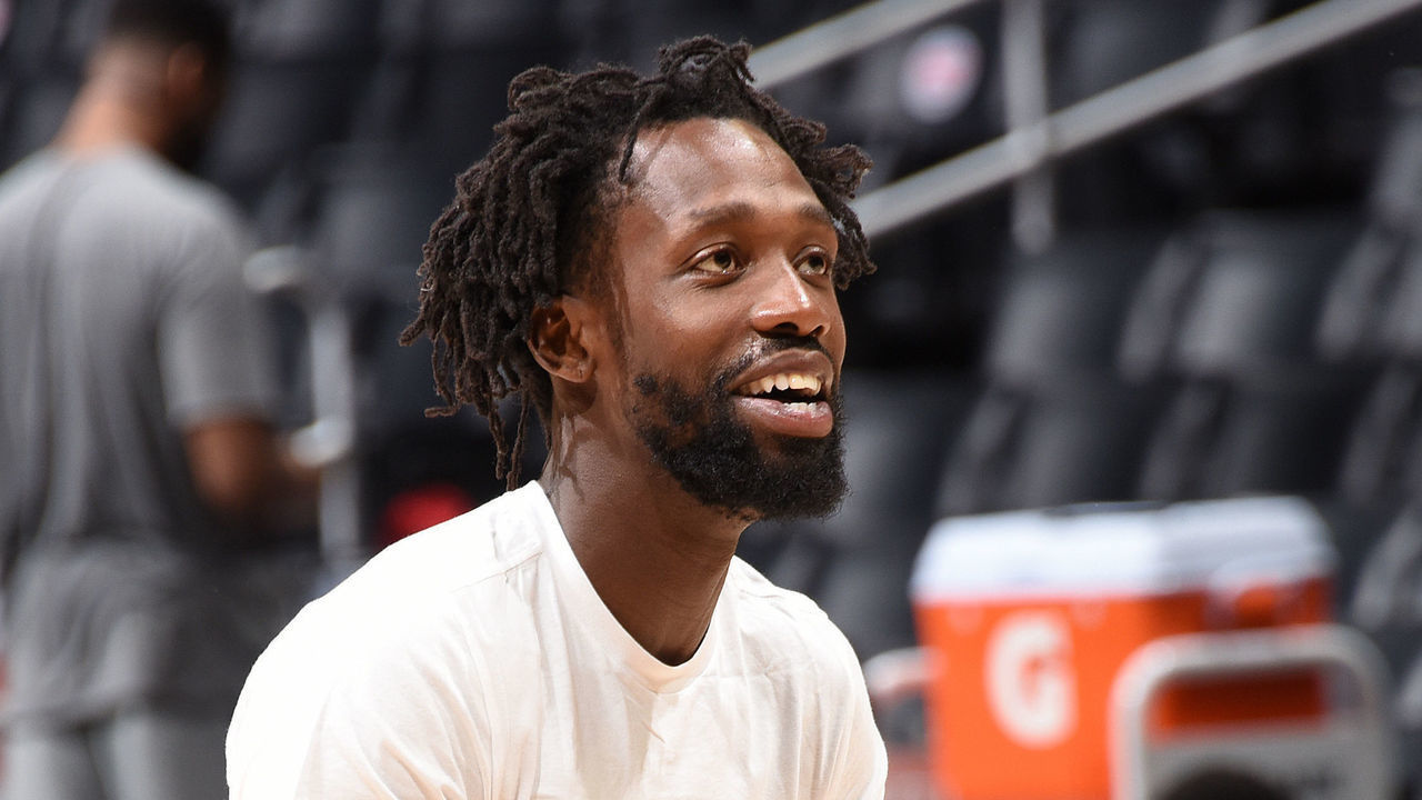 LOS ANGELES, CA - APRIL 21: Patrick Beverley #21 of the LA Clippers warms up before the game against the Memphis Grizzlies on April 21, 2021 at STAPLES Center in Los Angeles, California. NOTE TO USER: User expressly acknowledges and agrees that, by downloading and/or using this Photograph, user is consenting to the terms and conditions of the Getty Images License Agreement. Mandatory Copyright Notice: Copyright 2021 NBAE
