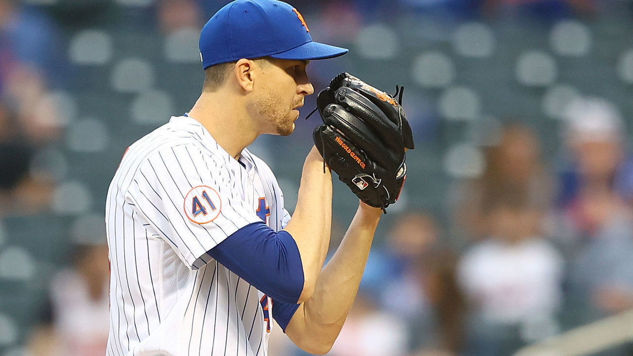 NEW YORK, NEW YORK - APRIL 28: Jacob deGrom #48 of the New York Mets in action against the Boston Red Sox at Citi Field on April 28, 2021 in New York City. Boston Red Sox defeated the New York Mets 1-0.