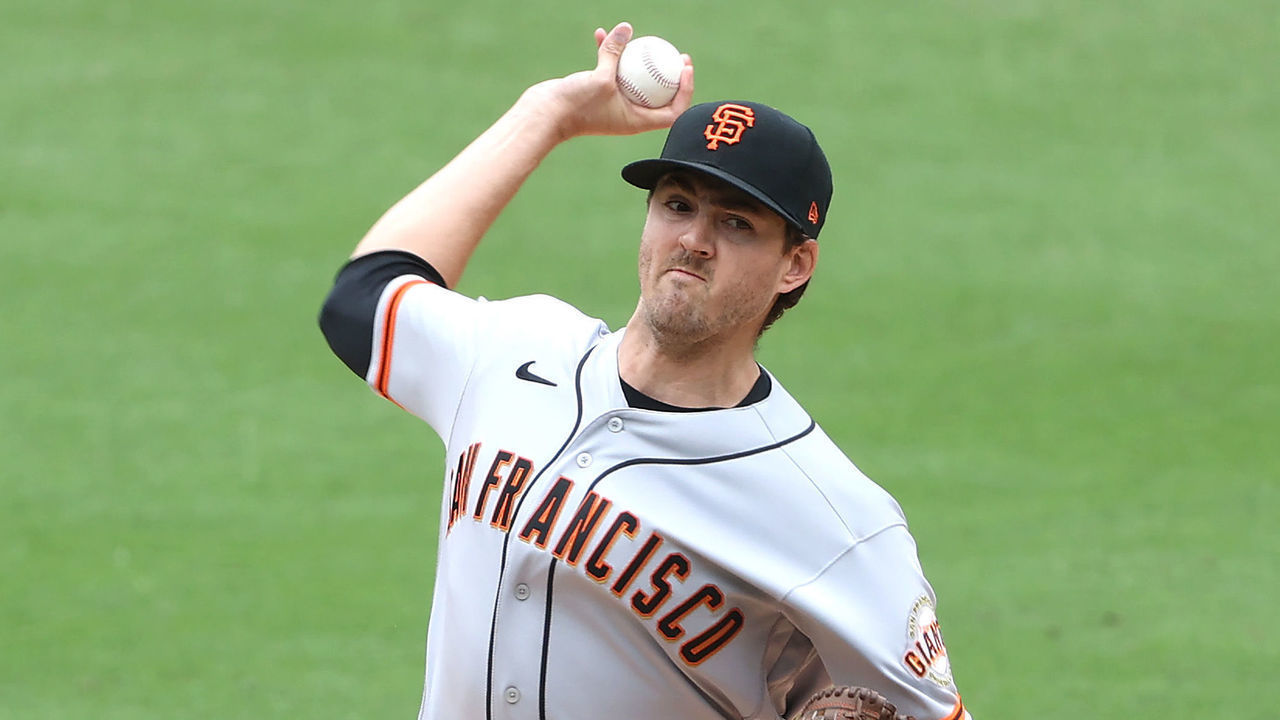 SAN DIEGO, CALIFORNIA - MAY 02: Kevin Gausman #34 of the San Francisco Giants pitches during the first inning of a game against the San Diego Padres at PETCO Park on May 02, 2021 in San Diego, California.