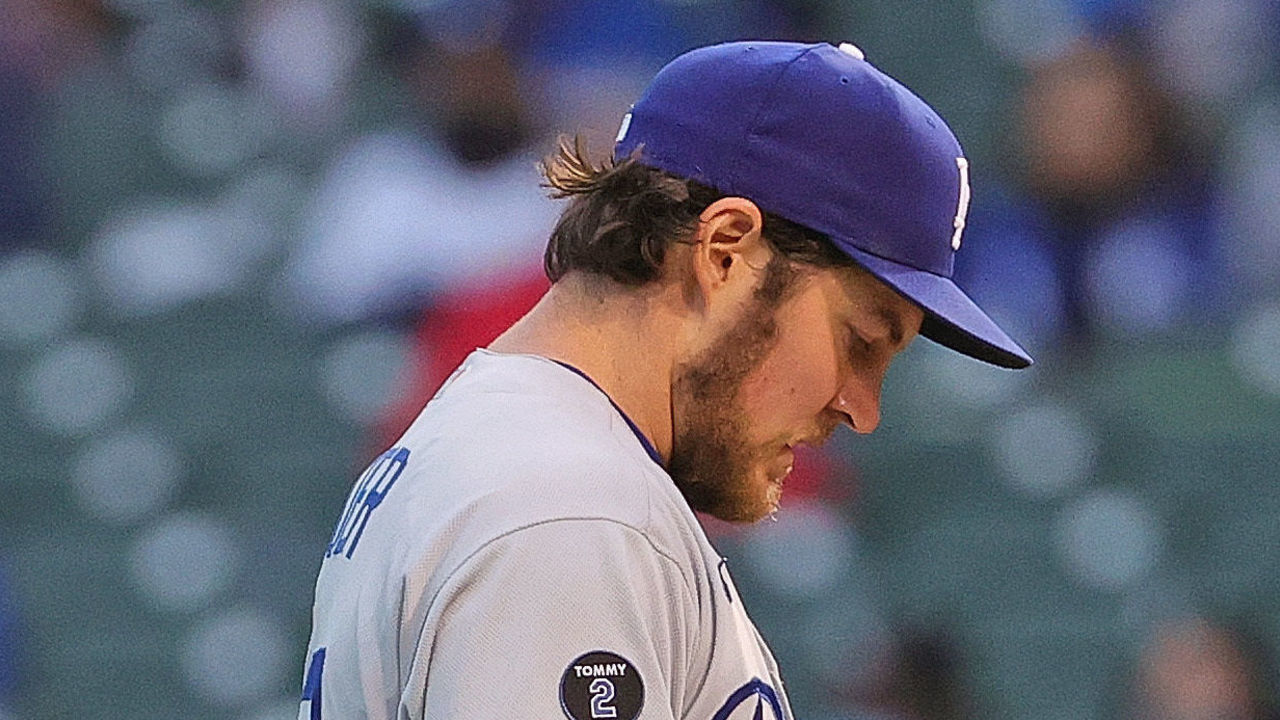CHICAGO, ILLINOIS - MAY 04: Starting pitcher Trevor Bauer #27 of the Los Angeles Dodgers readies to throw in the 1st inning against the Chicago Cubs at Wrigley Field on May 04, 2021 in Chicago, Illinois.