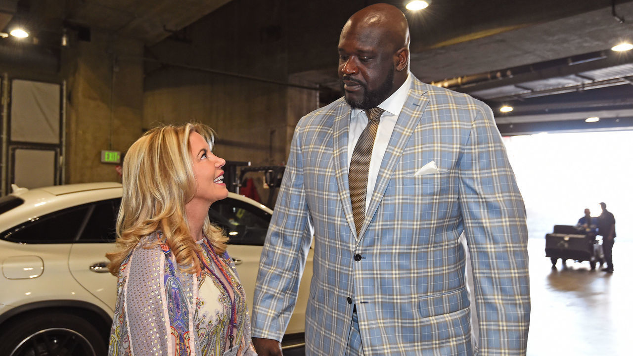 LOS ANGELES, CA - MARCH 24: Jeanie Buss talks to Shaquille O'Neal before the Los Angeles Lakers unveiling of the Shaquille O'Neal statue on March 24, 2017 at STAPLES Center in Los Angeles, California. NOTE TO USER: User expressly acknowledges and agrees that, by downloading and/or using this Photograph, user is consenting to the terms and conditions of the Getty Images License Agreement. Mandatory Copyright Notice: Copyright 2017 NBAE