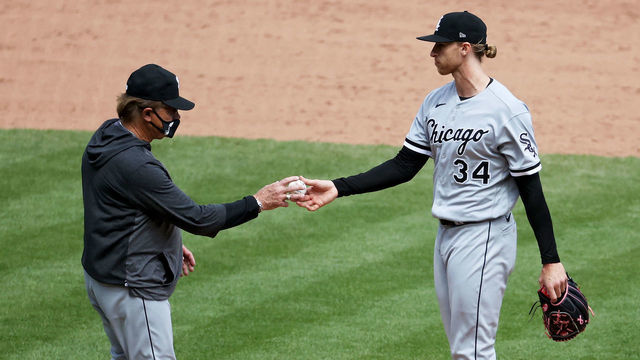 CINCINNATI, OHIO - MAY 05: Manager Tony La Russa of the Chicago White Sox relieves Michael Kopech #34 in the ninth inning against the Cincinnati Reds at Great American Ball Park on May 05, 2021 in Cincinnati, Ohio.