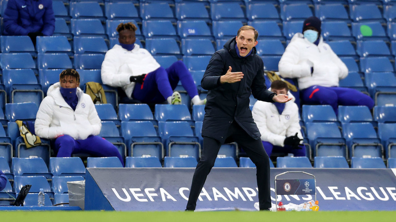 LONDON, ENGLAND - MAY 05: Thomas Tuchel, Manager of Chelsea gives his team instructions during the UEFA Champions League Semi Final Second Leg match between Chelsea and Real Madrid at Stamford Bridge on May 05, 2021 in London, England. Sporting stadiums around Europe remain under strict restrictions due to the Coronavirus Pandemic as Government social distancing laws prohibit fans inside venues resulting in games being played behind closed doors.