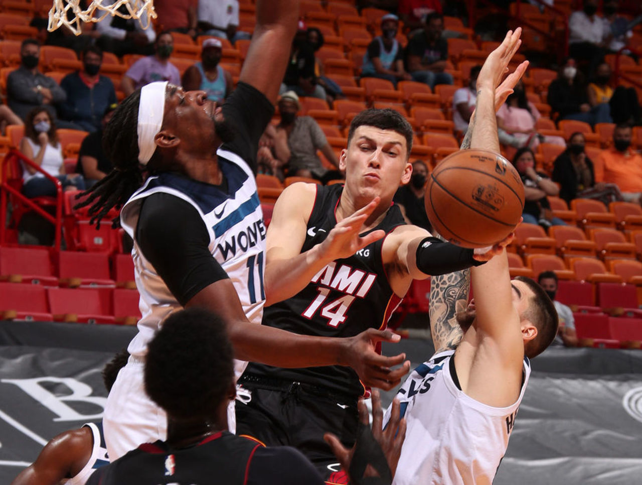 Tyler Herro Tonight Off The Bench: 27 Points On 10/13 FGs And 6/8 3PTs ...