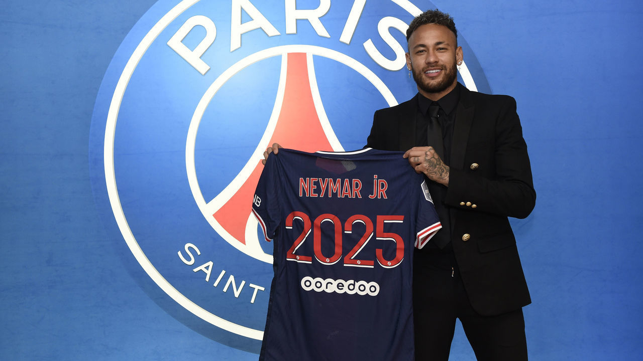 BOULOGNE-BILLANCOURT, FRANCE - MAY 08: Neymar Jr signs a contract extension with Paris Saint-Germain until 2025 on May 08, 2021 in Boulogne-Billancourt, France.