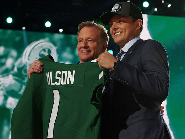 Jets QB Zach Wilson praises Sam Darnold, calls Panthers 'a great team'