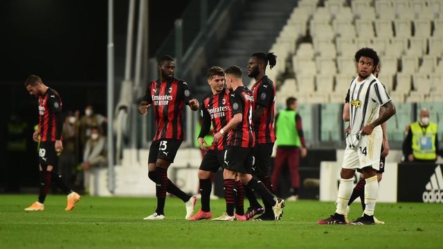 TURIN, ITALY - MAY 09: Players of Milan celebrate after a goal during Serie A match between Juventus and Milan at Allianz Stadium on May 09, 2021 in Turin, Italy.