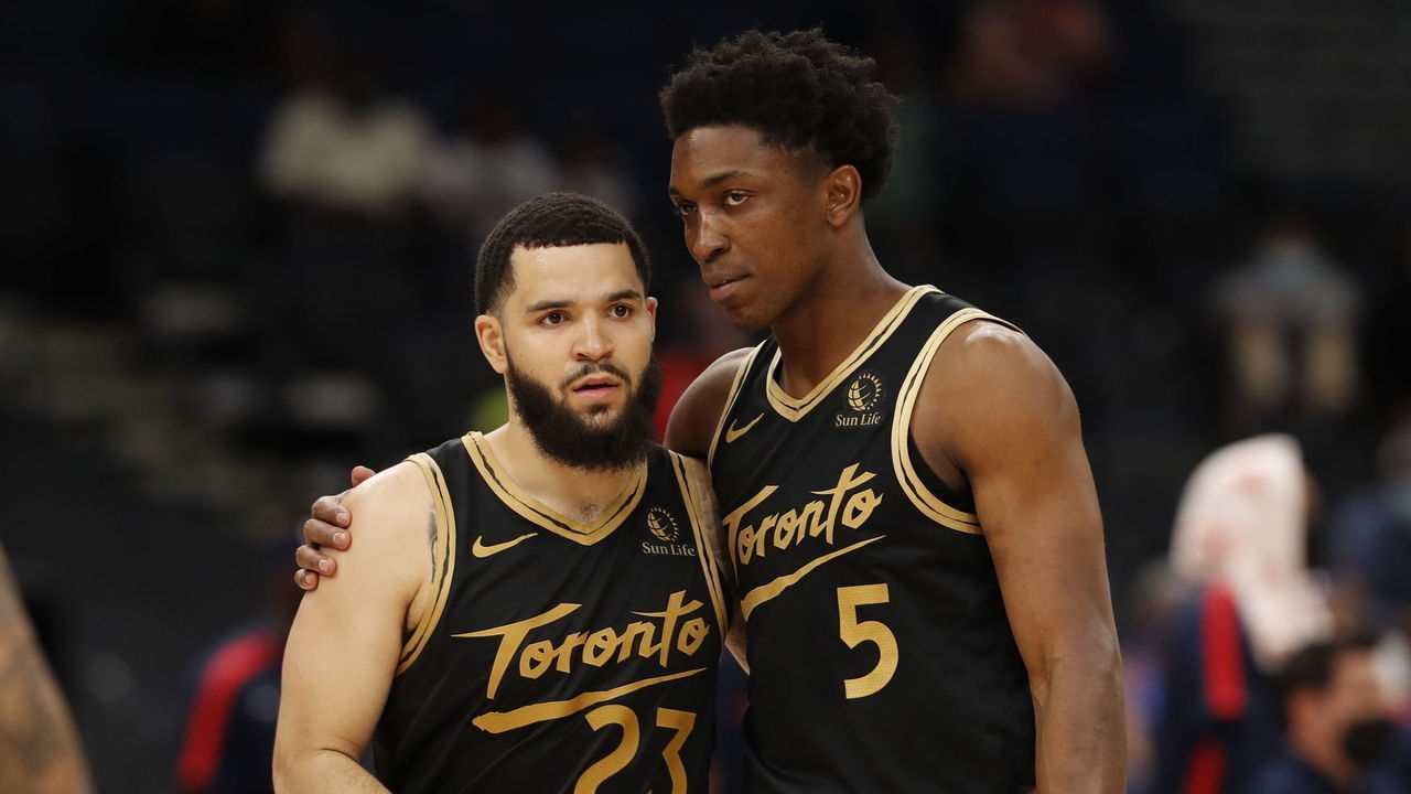 TAMPA, FL- MAY 6: Fred VanVleet #23 of the Toronto Raptors talks with Stanley Johnson #5 of the Toronto Raptors during the game against the Washington Wizards on May 6, 2021 at Amalie Arena in Tampa, Florida. Mandatory Copyright Notice: Copyright 2021 NBAE