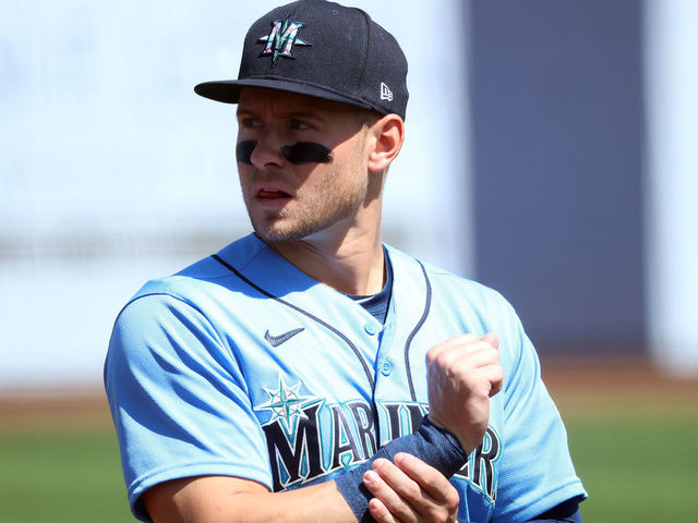 The Seattle Mariners are getting a new uniform look for spring