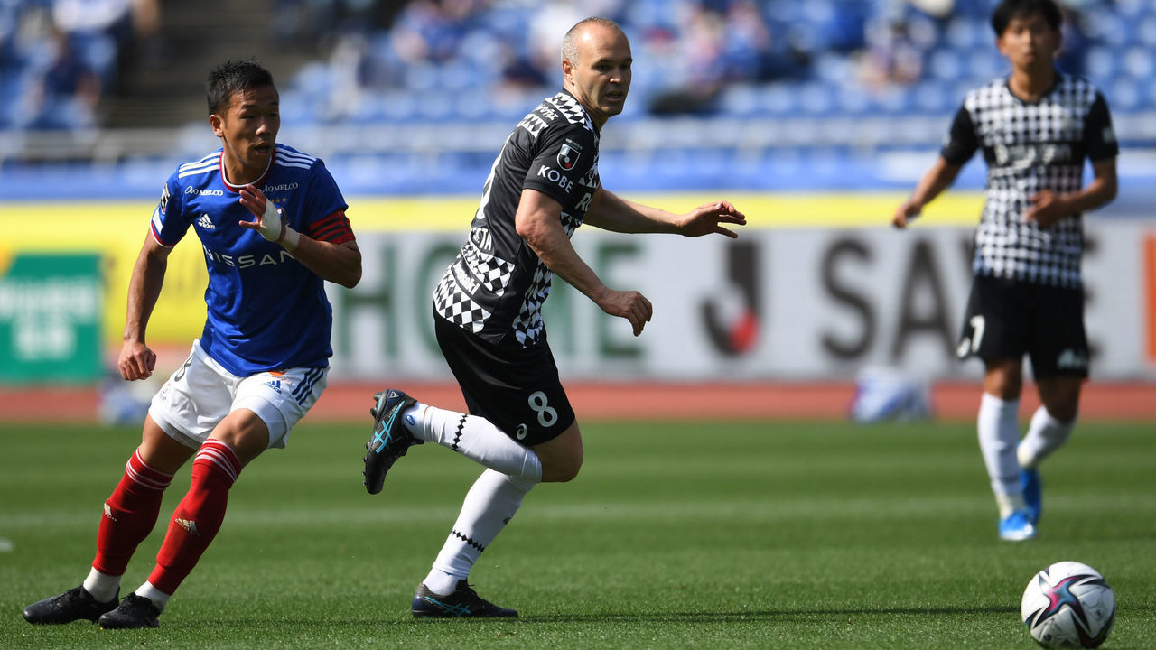 YOKOHAMA, JAPAN - MAY 09: Andres Iniesta of Vissel Kobe in action during the J.League Meiji Yasuda J1 match between Yokohama F.Marinos and Vissel Kobe at Nissan Stadium on May 09, 2021 in Yokohama, Kanagawa, Japan.