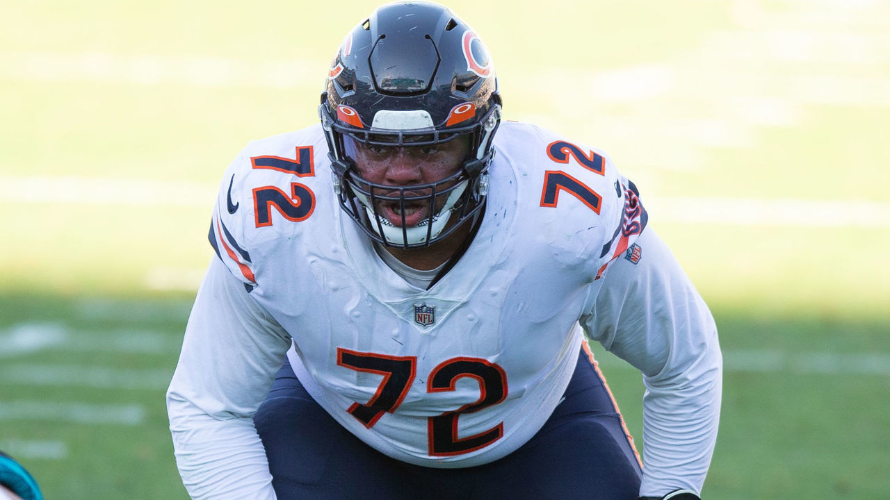 JACKSONVILLE, FL - DECEMBER 27: Chicago Bears Offensive Tackle Charles Leno (72) during the game between the Chicago Bears and the Jacksonville Jaguars on December 27, 2020 at TIAA Bank Field in Jacksonville, Fl.