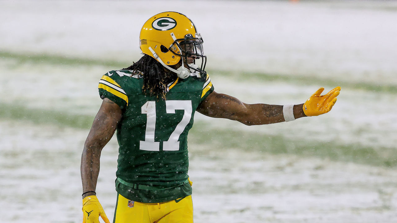 GREEN BAY, WISCONSIN - DECEMBER 27: Davante Adams #17 of the Green Bay Packers lines up for a play in the first quarter against the Tennessee Titans at Lambeau Field on December 27, 2020 in Green Bay, Wisconsin.