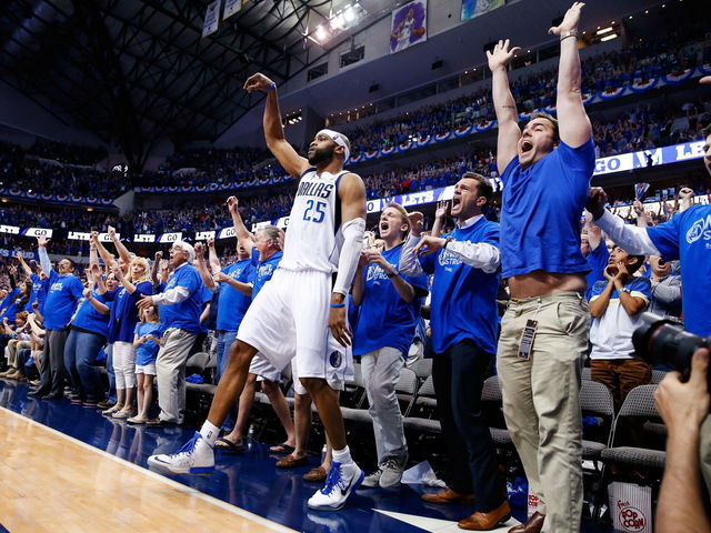 Mavs top Spurs in Game 3 with Vince Carter buzzer-beater, take 2-1 series lead