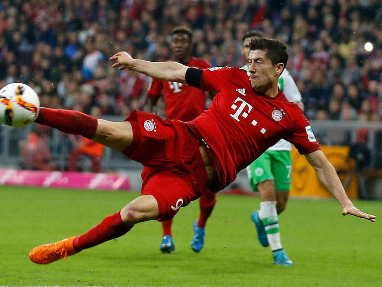 Looking Back At Lewandowski's Record-breaking Goals | TheScore.com