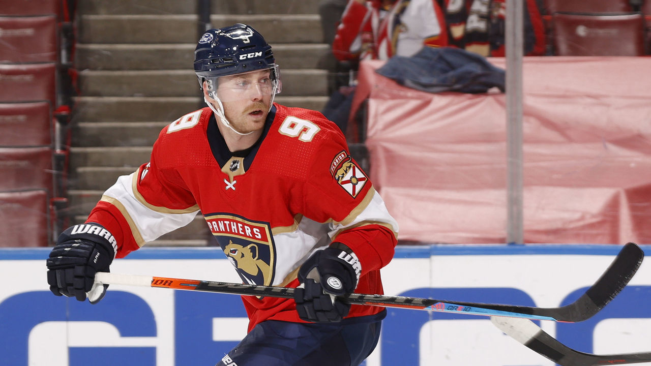 SUNRISE, FL - APRIL 19: Sam Bennett #9 of the Florida Panthers looks back towards the Columbus Blue Jackets net at the BB&T Center on April 19, 2021 in Sunrise, Florida.