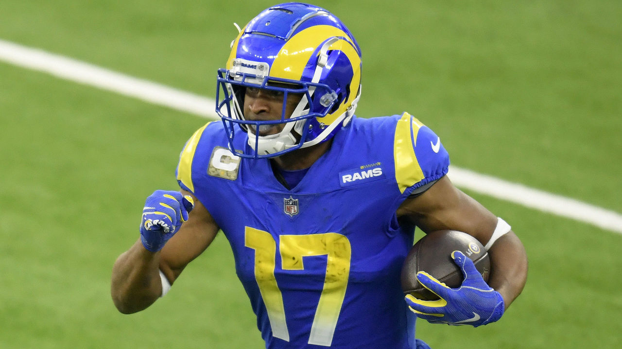 INGLEWOOD, CALIFORNIA - NOVEMBER 15: Robert Woods #17 of the Los Angeles Rams runs after his catch during a 23-16 win over the Seattle Seahawks at SoFi Stadium on November 15, 2020 in Inglewood, California.