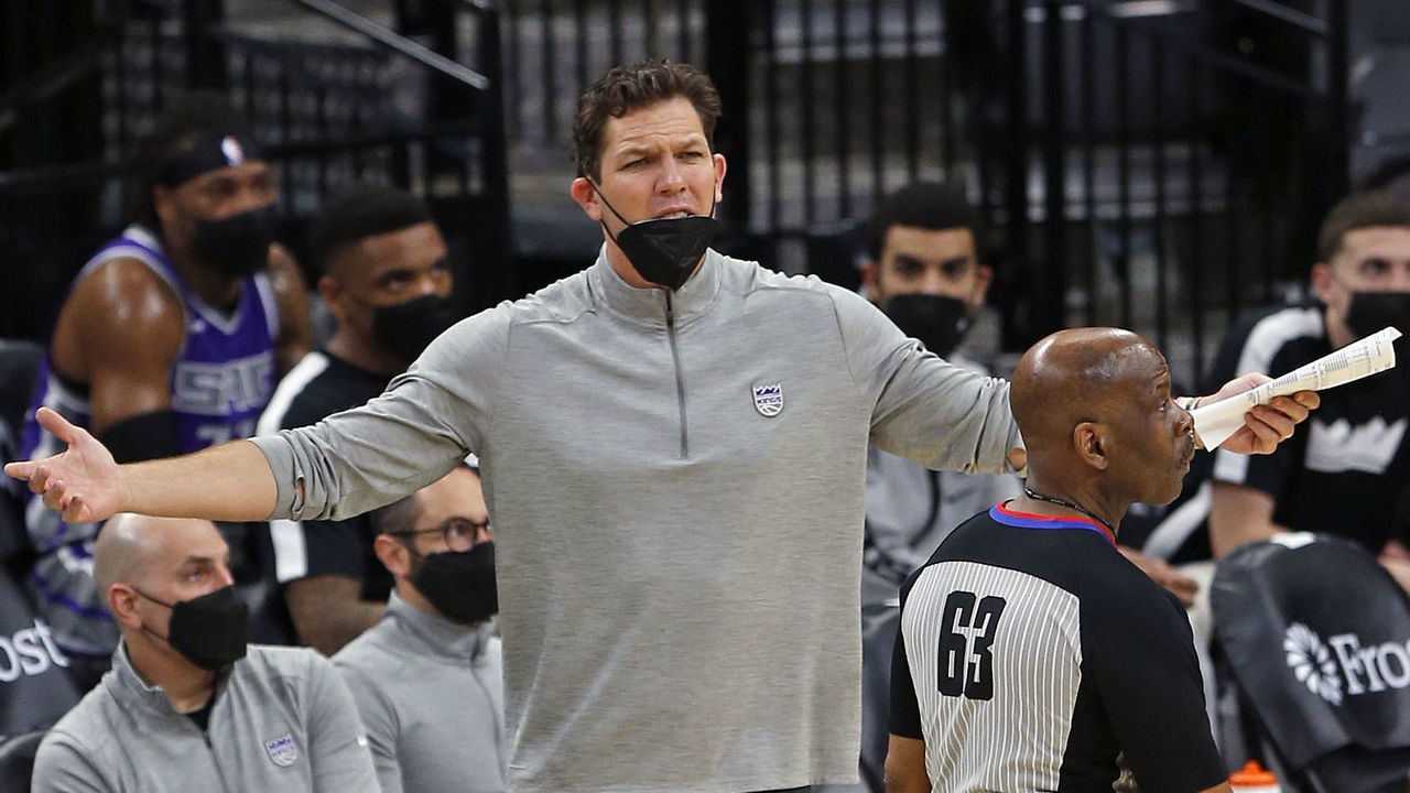 SAN ANTONIO, TX - MARCH 29: Luke Walton head coach of the Sacramento Kings complain on a call against the San Antonio Spurs at AT&T Center on March 29, 2021 in San Antonio, Texas. NOTE TO USER: User expressly acknowledges and agrees that , by downloading and or using this photograph, User is consenting to the terms and conditions of the Getty Images License Agreement.
