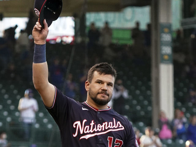 Former Cubs outfielder Kyle Schwarber signs with the Nationals