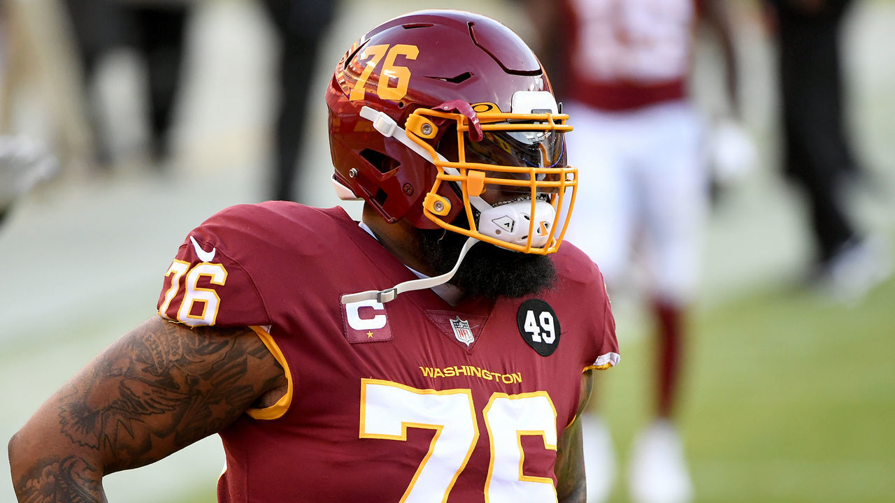 LANDOVER, MARYLAND - DECEMBER 27: Morgan Moses #76 of the Washington Football Team warms up prior to the game against the Carolina Panthers at FedExField on December 27, 2020 in Landover, Maryland.